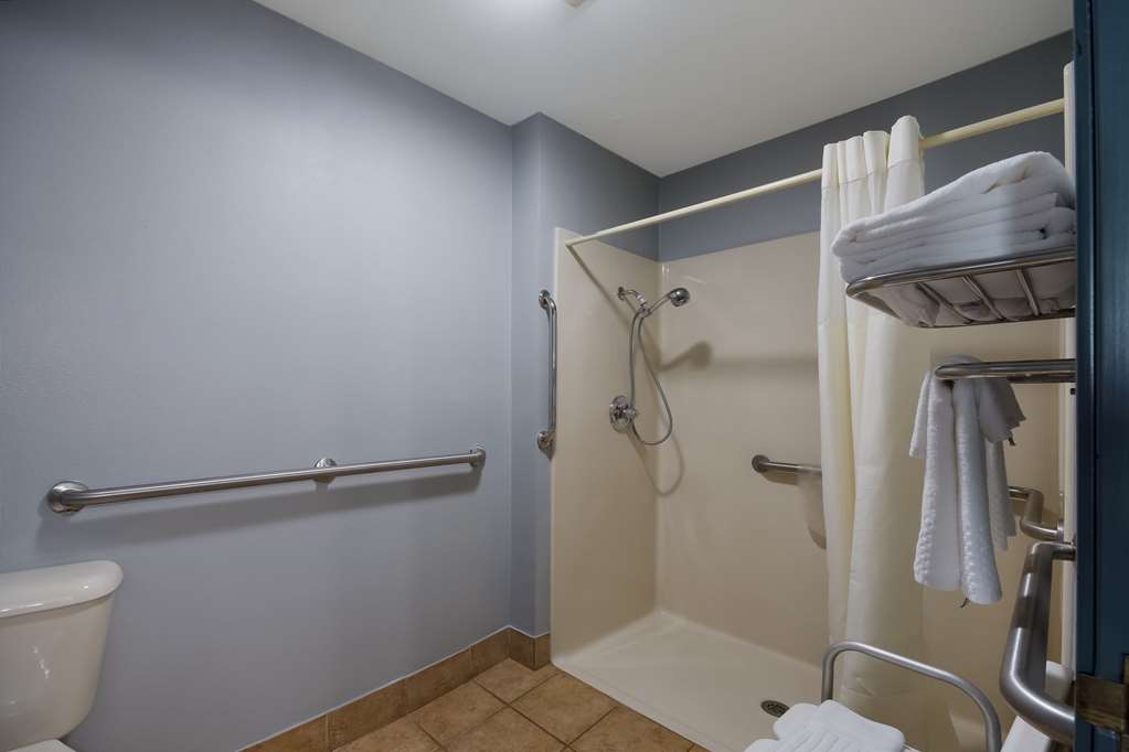 Quality Inn & Suites Oklahoma City North - photo 11