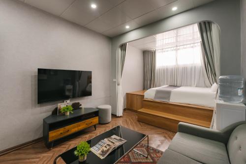 HiHome Bellevie Lakeview Escape in Hanoi OldQuarter — 4-Star Luxury Hotel in Hanoi, Vietnam