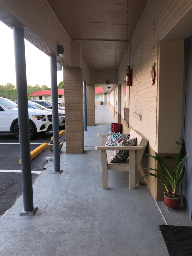 Ellijay Inn - photo 18