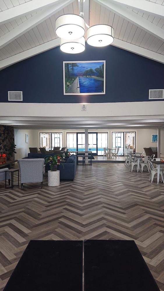 Cadillac Sands Resort - photo 15