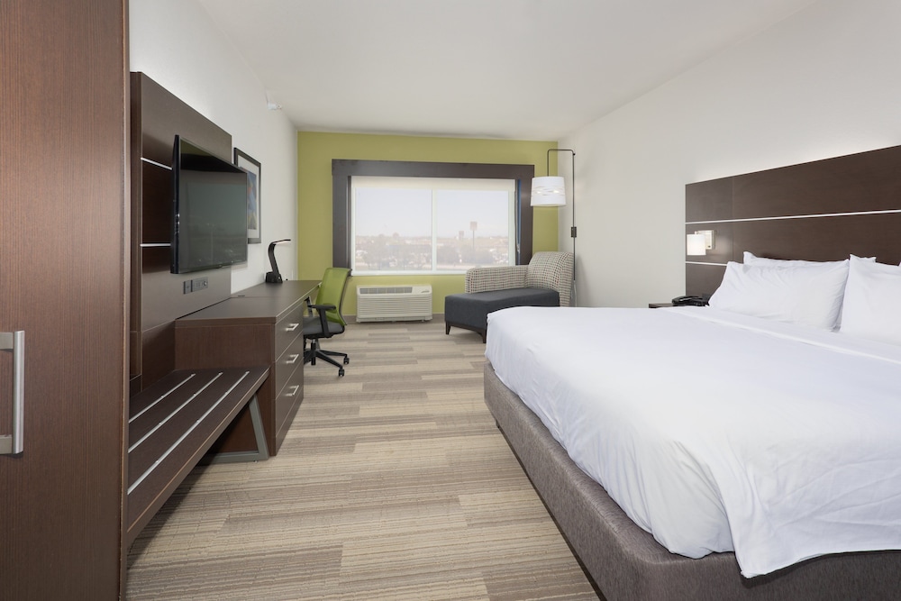 Holiday Inn Express & Suites Firestone Longmont by IHG - photo 9