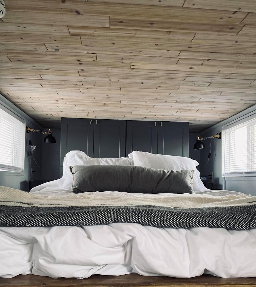 Trail and Hitch Tiny Home Hotel and RV - photo 31