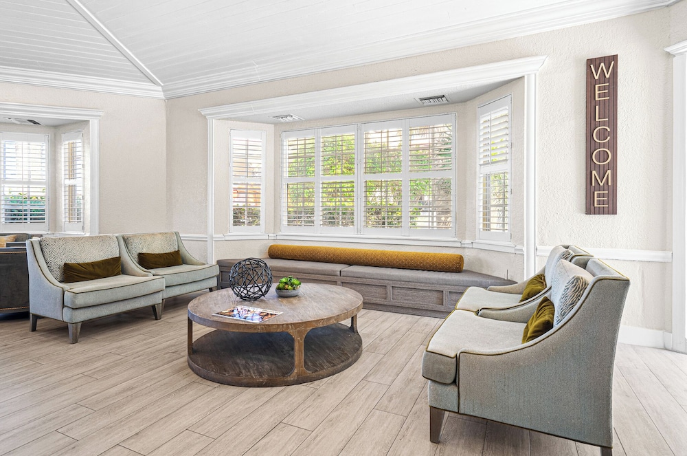 2520 Living - photo 10