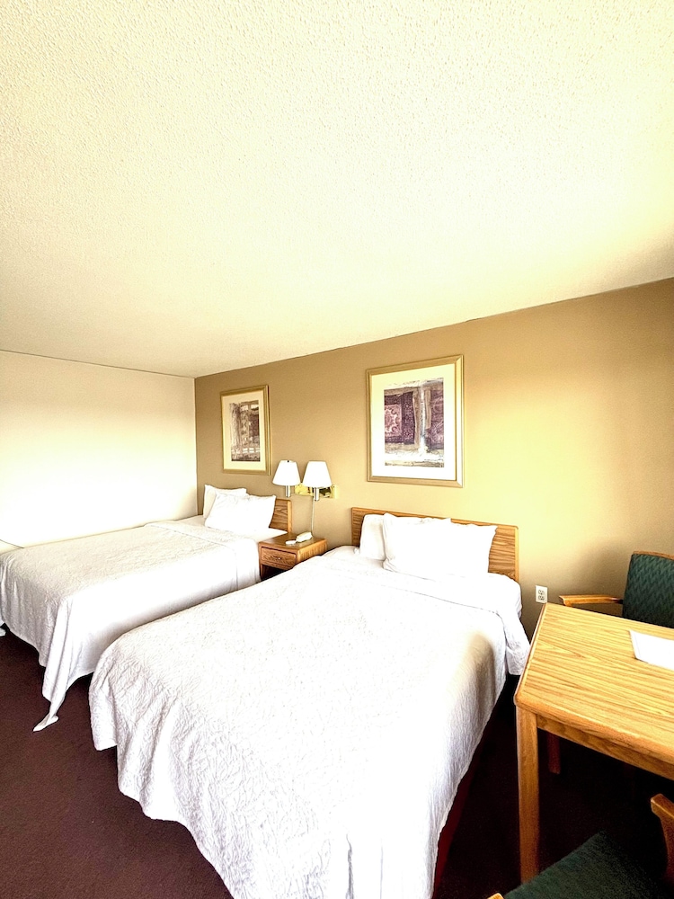 Dakota Inn - photo 11