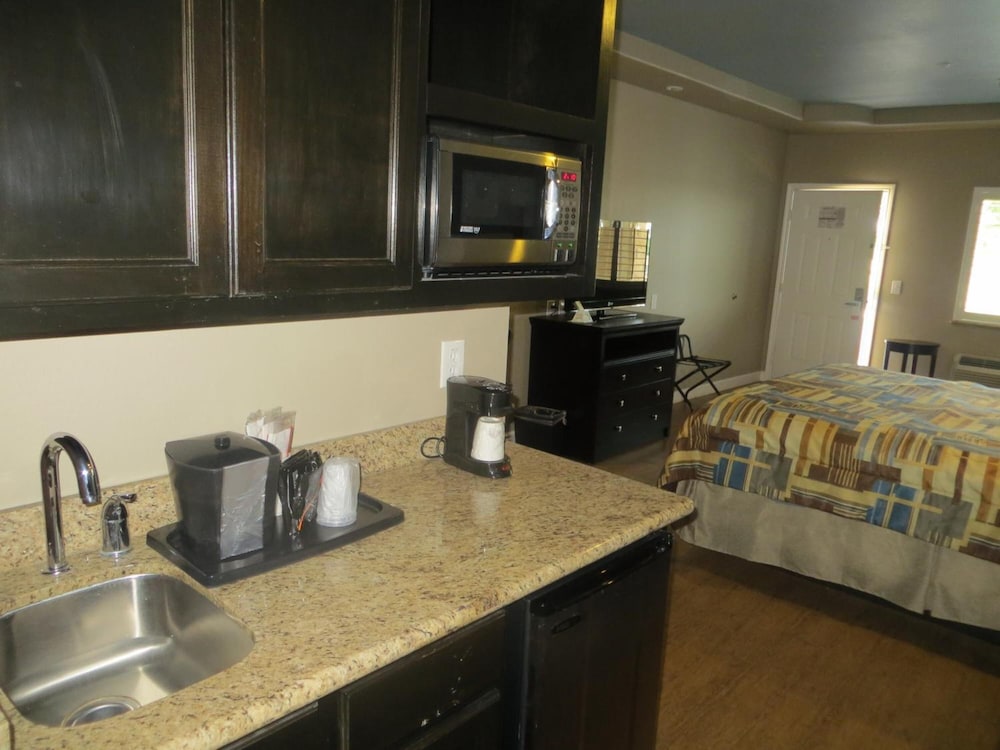 Black Gold Inn - photo 18