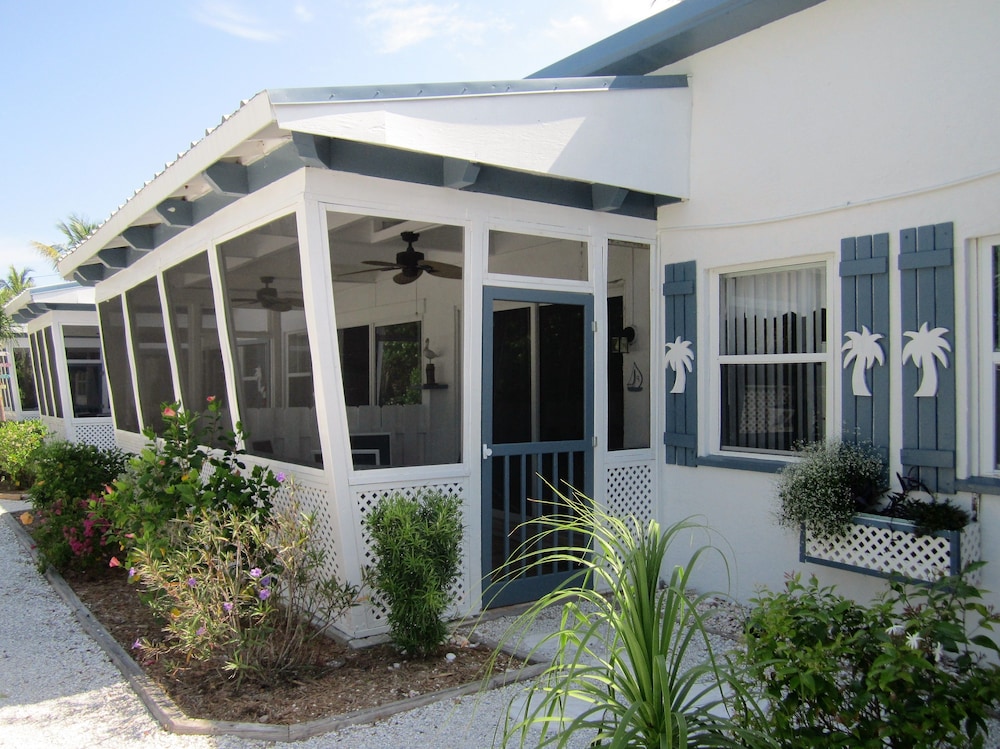 Tropical Winds Motel & Cottages - photo 66