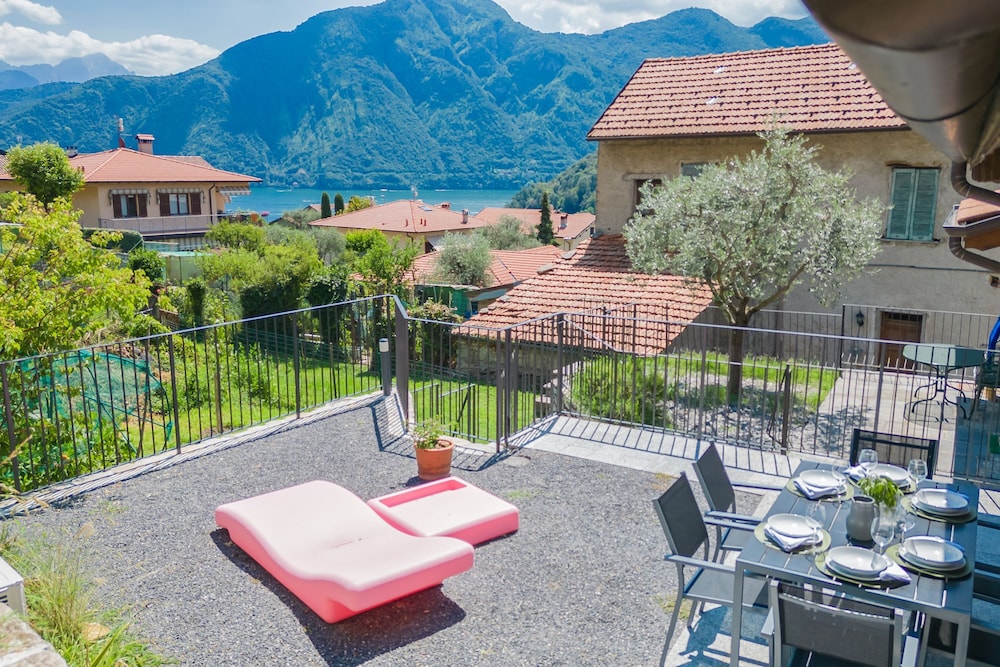 Villetta Abbazia Acqua Dolce With Stunning Terrace — 4-Star Luxury Hotel in Lenno, Italy