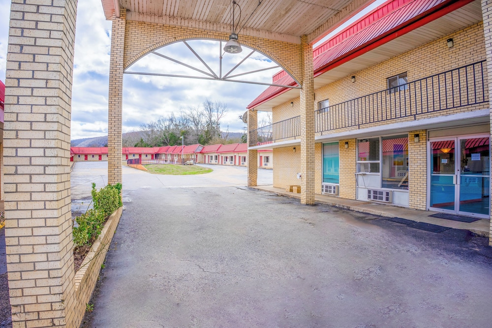 Ozark Junction mountain view by OYO - photo 86