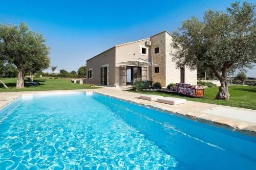 Villa Balate Countryside Luxury Experience — 4-Star Luxury Hotel in Ragusa, Italy