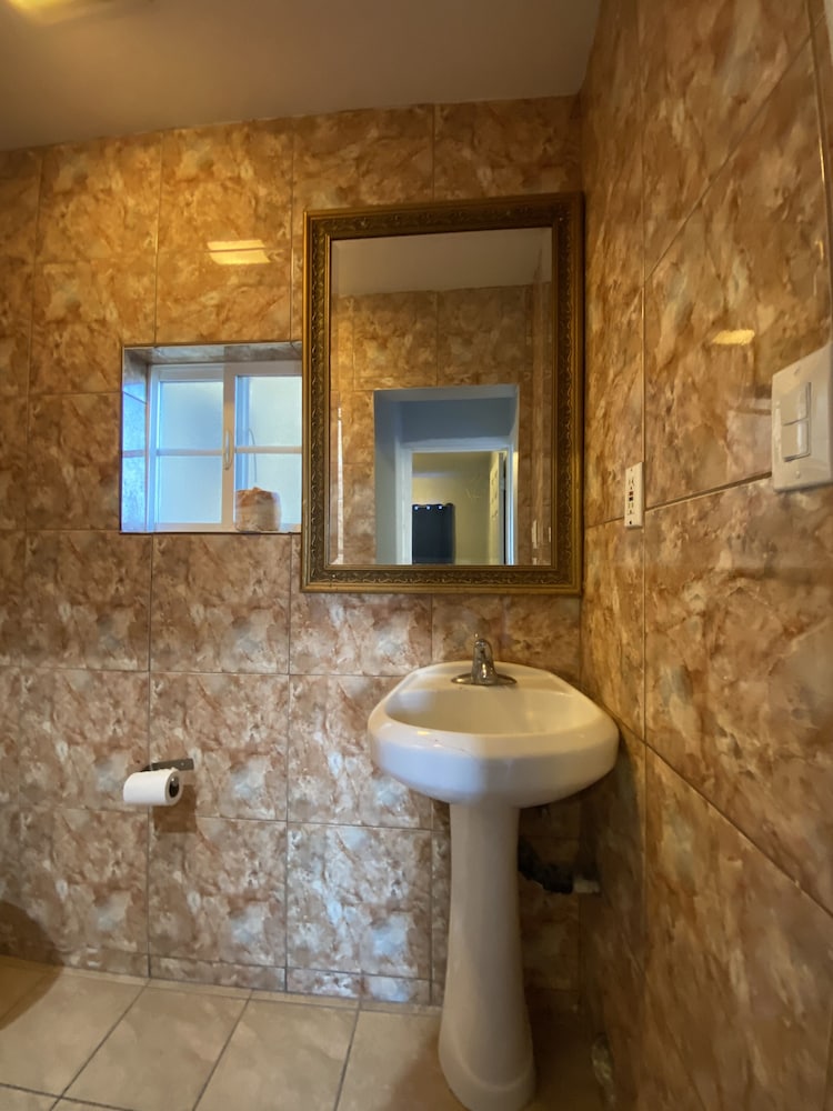 Sands Inn - photo 10