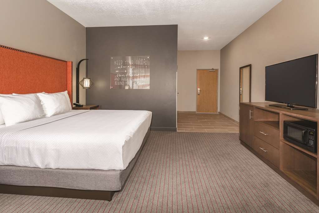 La Quinta Inn & Suites by Wyndham South Jordan - photo 25