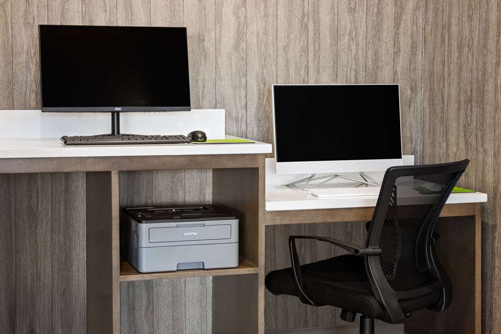 La Quinta Inn & Suites by Wyndham Locust Grove - photo 5