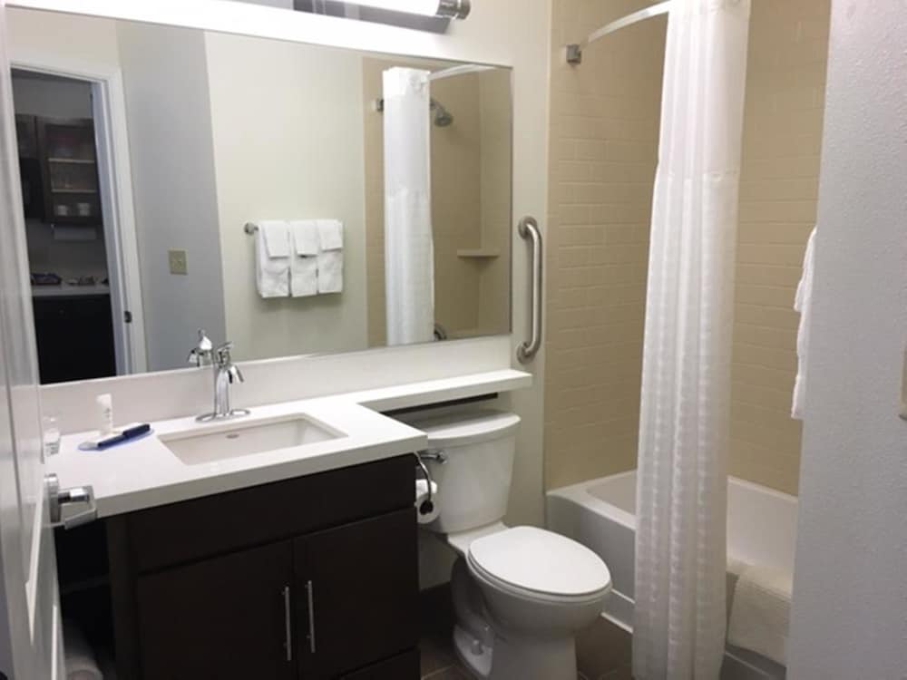 Candlewood Suites East Syracuse Carrier Circle an IHG Hotel - photo 4
