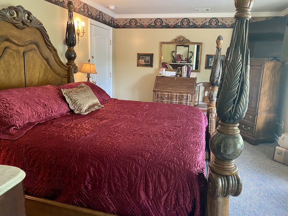 The Cypress Inn Bed & Breakfast - photo 27