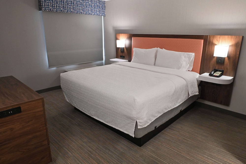 Hampton Inn Fremont - photo 14