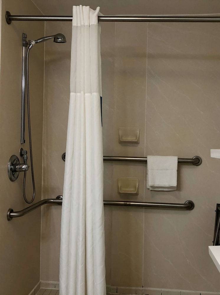Hampton Inn Spring Hill - photo 41