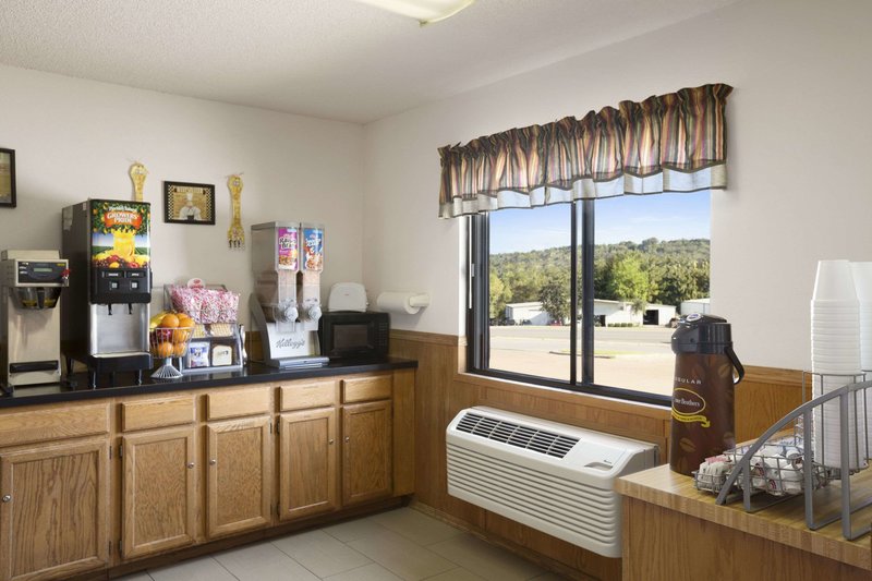 Super 8 by Wyndham Batesville - photo 23