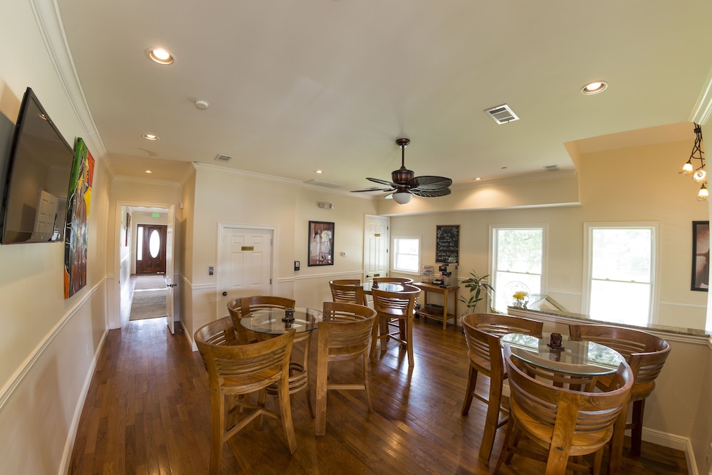The Almanett Hotel - photo 24