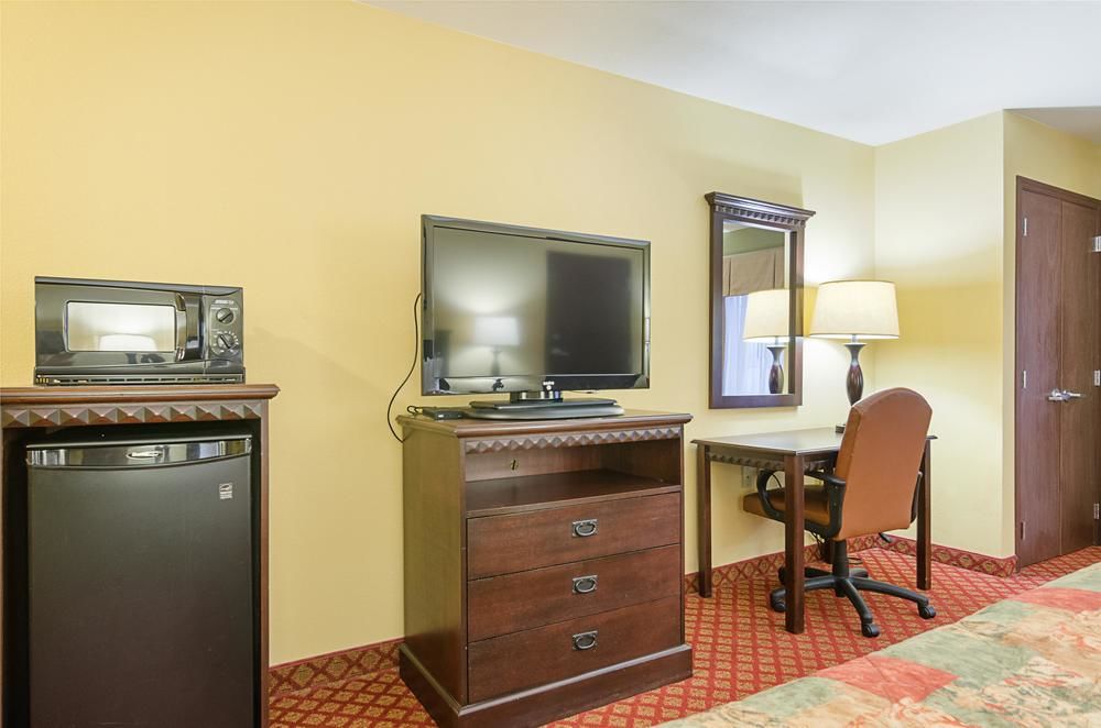Motel 6 Park City KS - photo 38