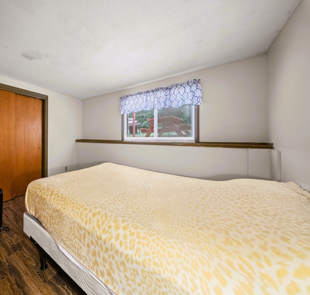 Evergreen Valley Inn - photo 36