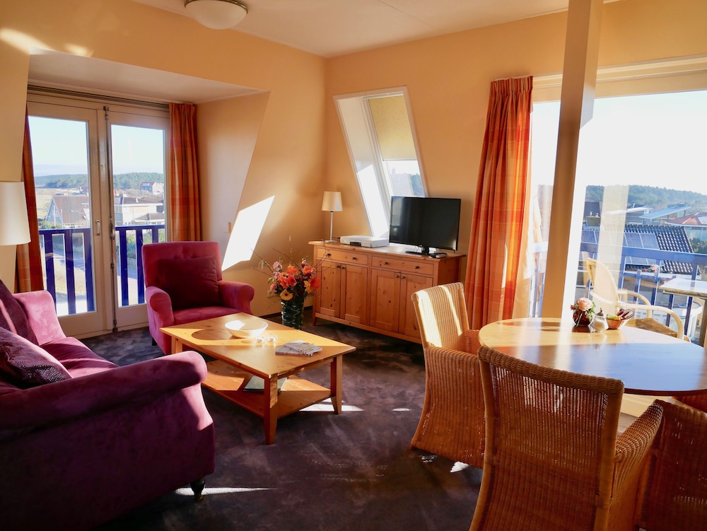 Appartementen de Strandloper — 4-Star Luxury Hotel in Bergen, Netherlands