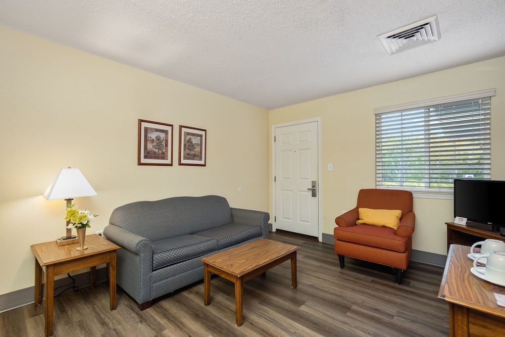 Affordable Suites Fredericksburg - photo 18