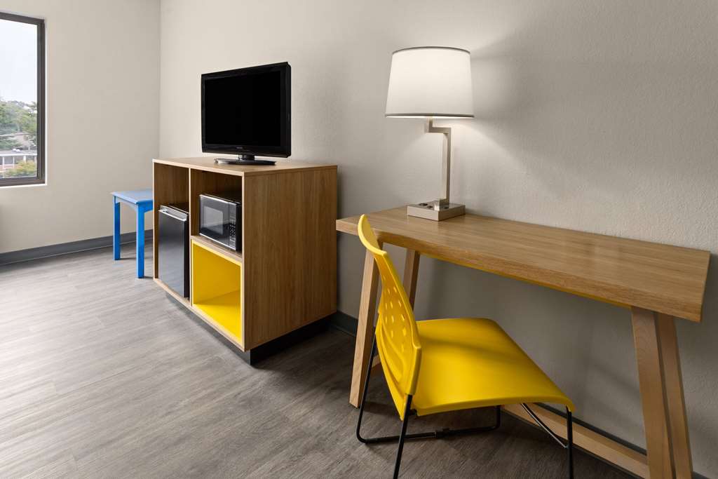 Days Inn & Suites by Wyndham Albany - photo 47