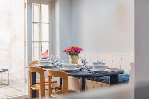 Cordyline Cottage charming cottage seconds from the beach — 4-Star Luxury Hotel in Deal, United Kingdom