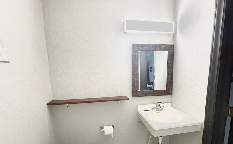 Azure Sky Motel - photo 9