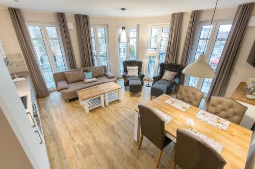 Sunnevelt Apartment 4 — 4-Star Luxury Hotel in Ostseebad Kuehlungsborn, Germany