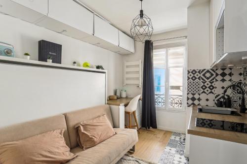 Small Comfortable Studio Near Eiffel Tower - carbon neutral hotel in Paris