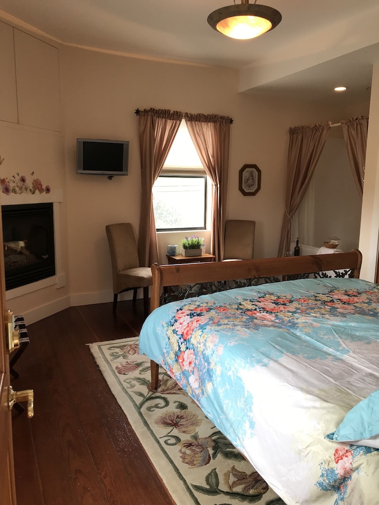 Flora Vista Inn - photo 11