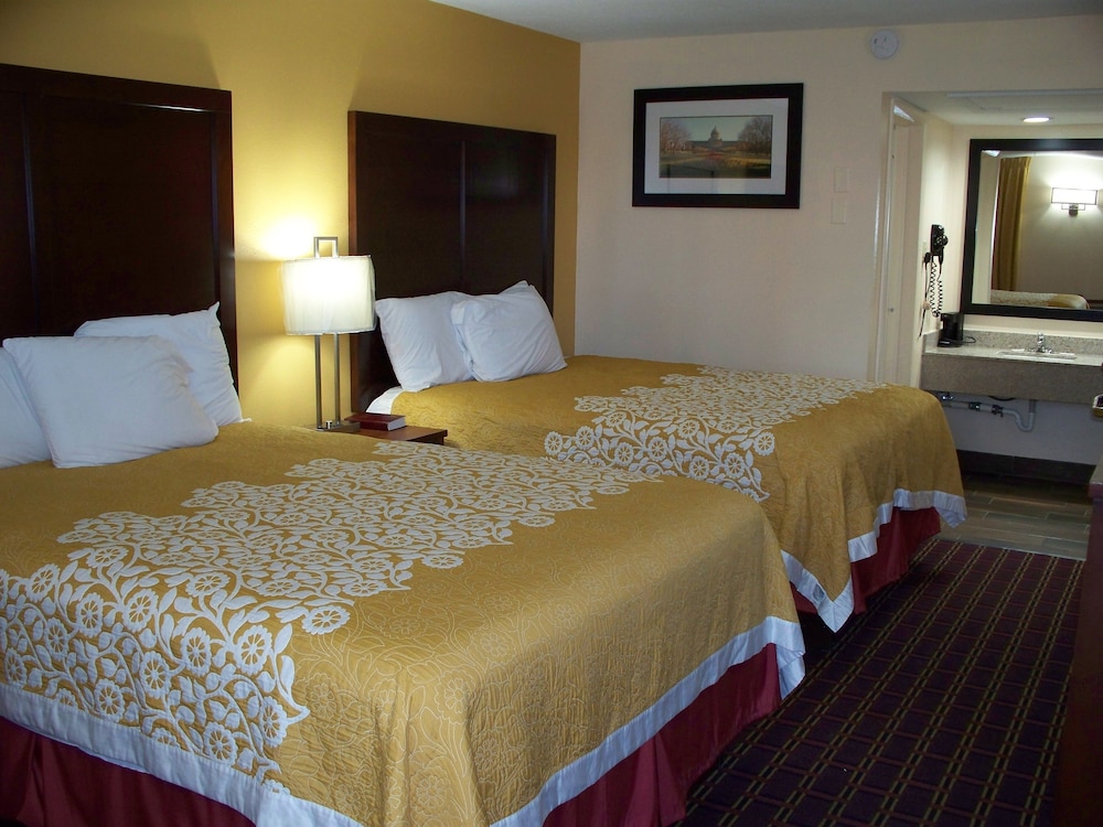 Bluegrass Inn - photo 3