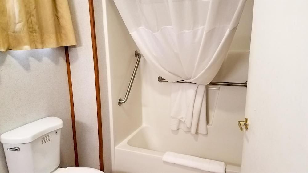Northway Inn Queensbury Lake George - photo 12
