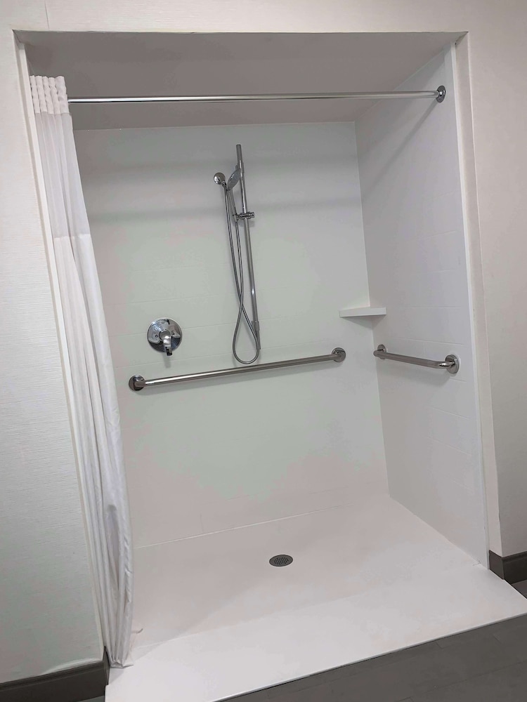 Hampton Inn & Suites Carson City - photo 33