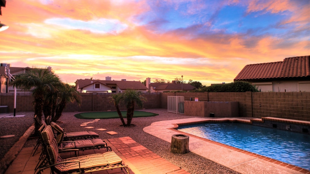 Backyard Playground Golf Sport Court & Hot Tub - photo 14