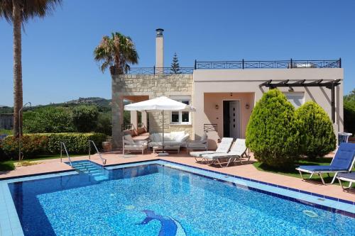 Villa Harriet Maria with Pool And Ocean View Kolimbari Chania — 4-Star Luxury Hotel in Kolympari, Greece