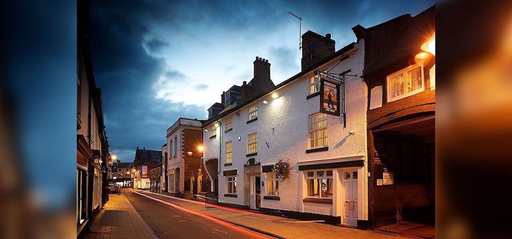 The Wheatsheaf - carbon neutral hotel in Whitchurch