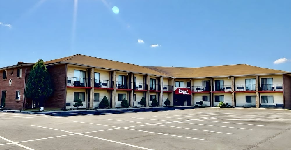 Red Roof Inn & Suites Newport Middletown RI - photo 2