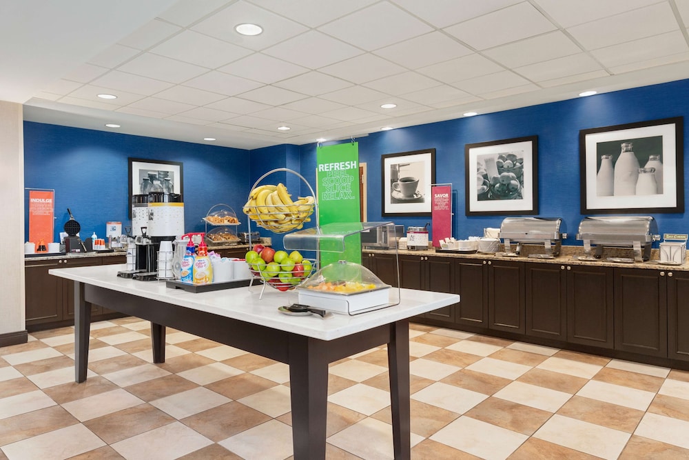 Hampton Inn & Suites Atlanta Airport West Camp Creek Pkwy - photo 25