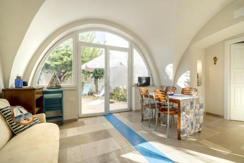 Agrumeto sul mare in Ostuni, Italy