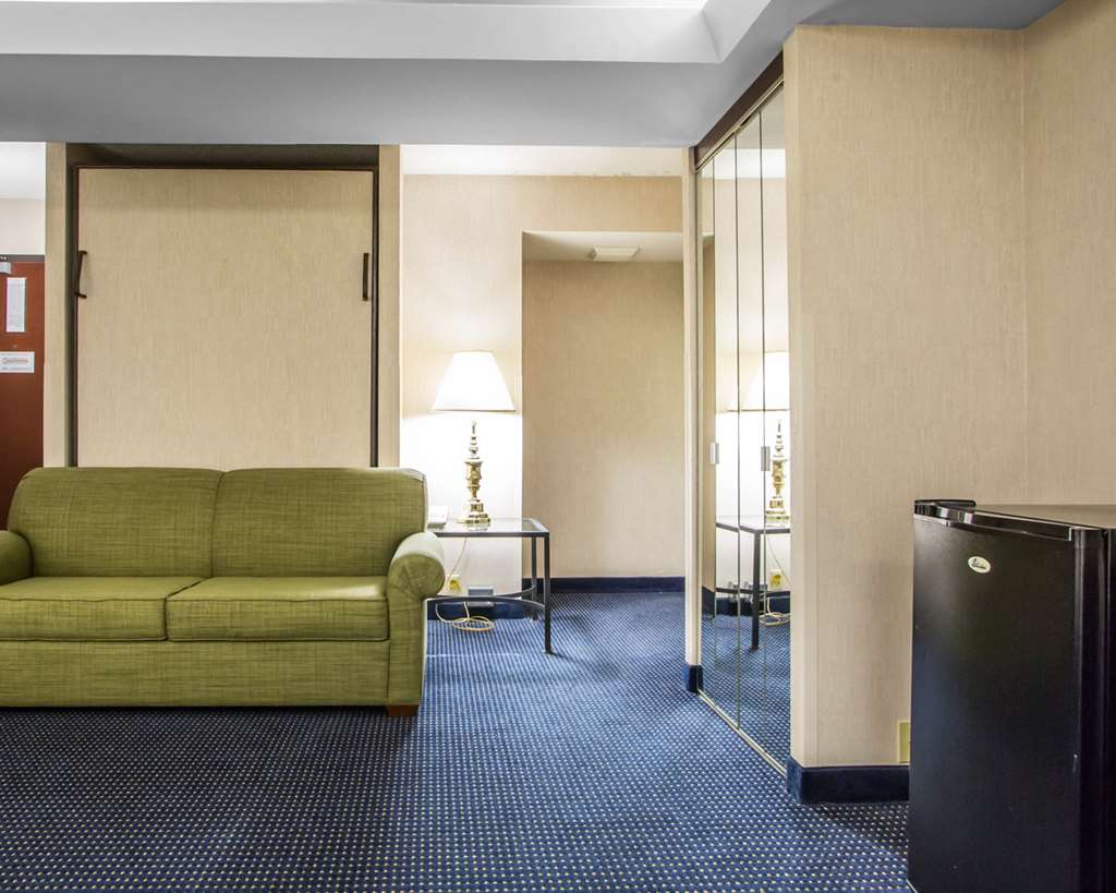 Quality Inn Schaumburg Chicago near the Mall - photo 14