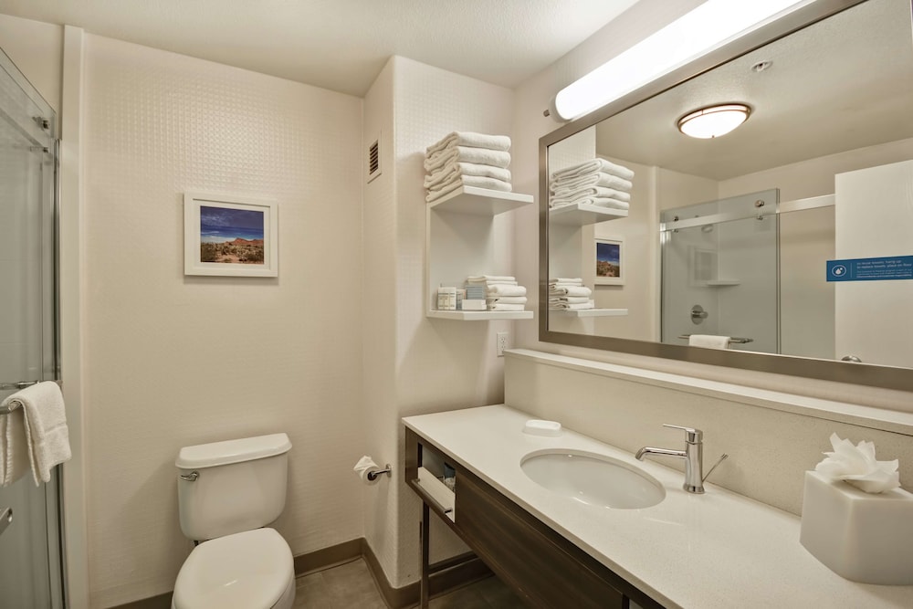 Hampton Inn & Suites Yuma - photo 39