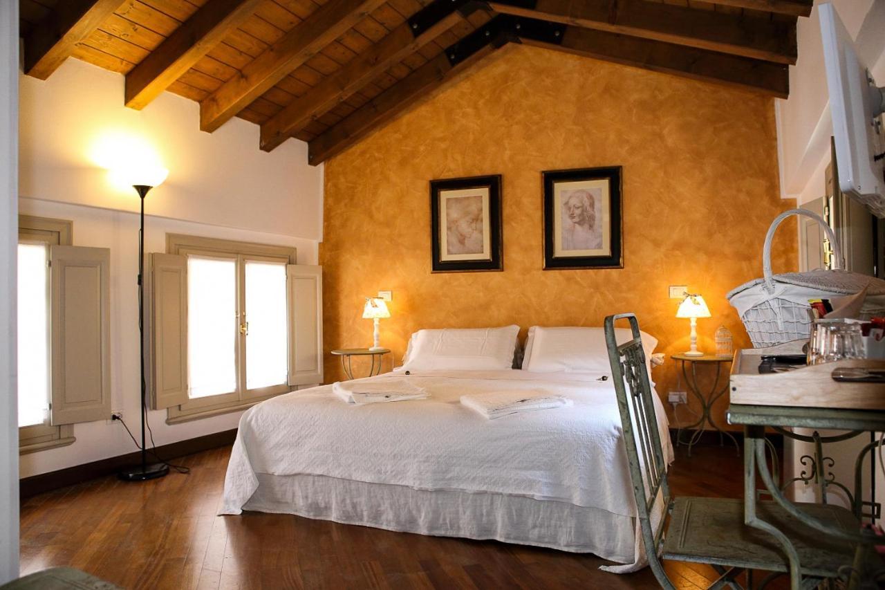 B&B Casa del Teatro — 4-Star Luxury Hotel in Mantova, Italy