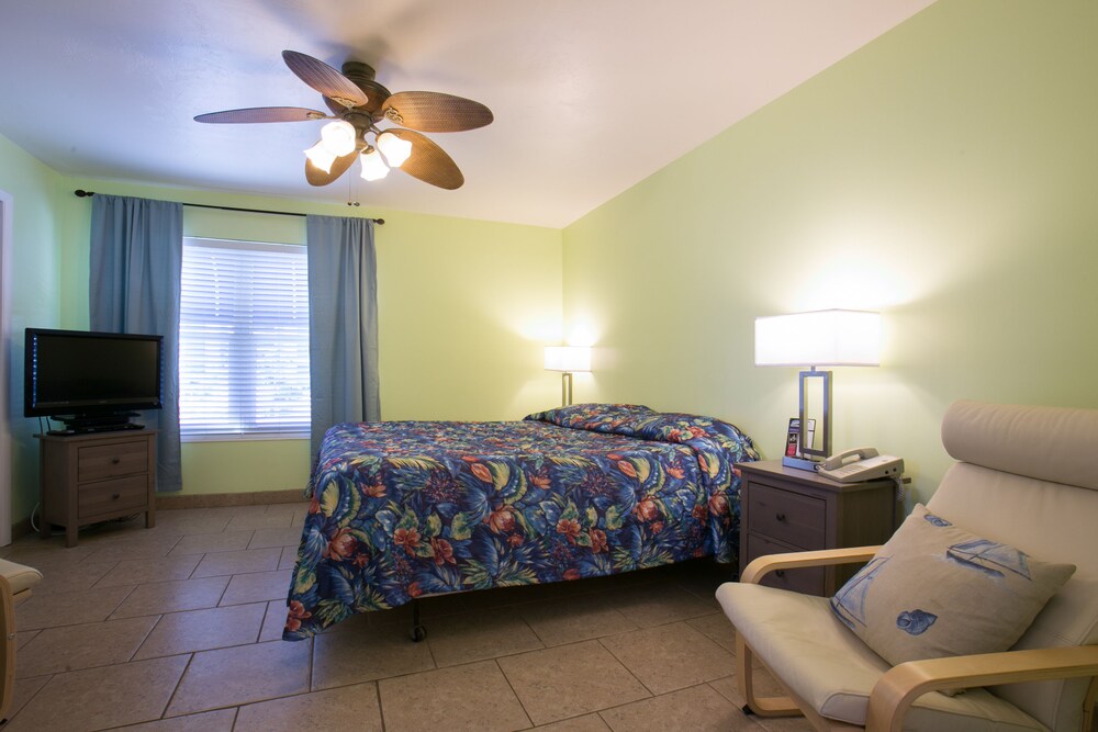 Dolphin Inn Resort - photo 15