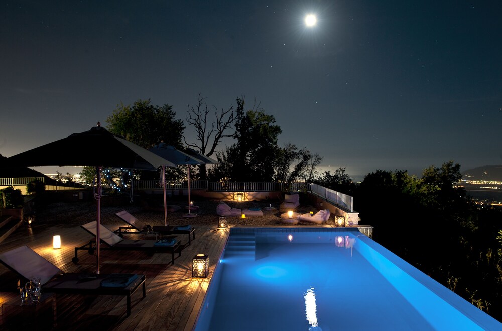 B&B Casa Colleverde — 4-Star Luxury Hotel in Castelnuovo Magra, Italy