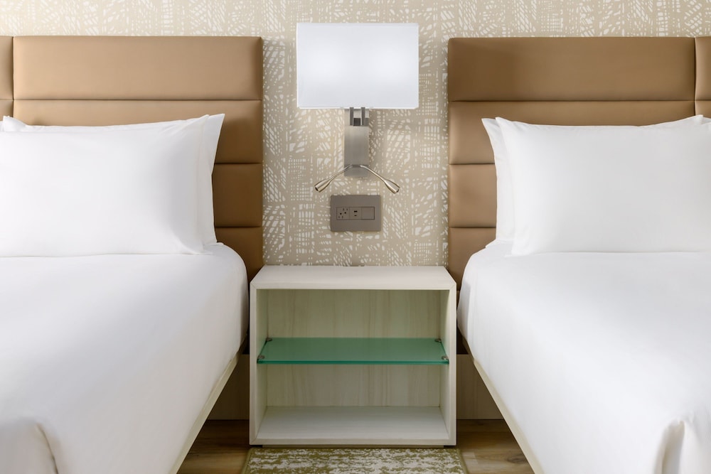 AC Hotel by Marriott Naples 5th Avenue - photo 21