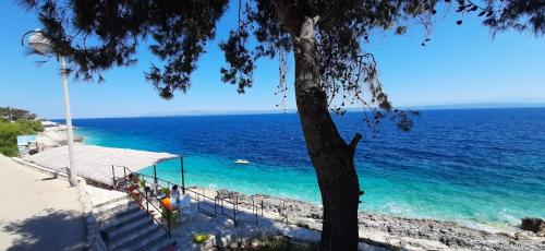 Summer House Bougainvillea by Dubrovnik Colors — 4-Star Luxury Hotel in Blato, Croatia