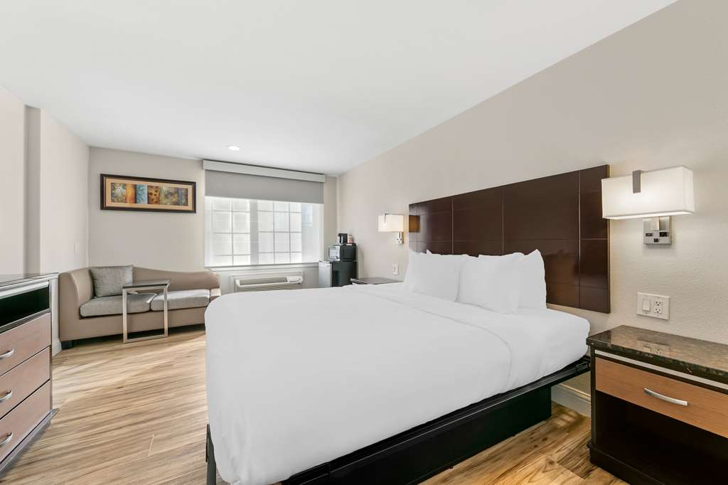 Quality Inn & Suites Sacramento Downtown Area - photo 15