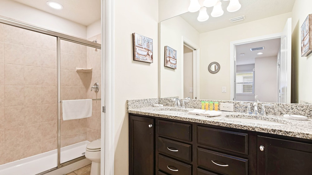 Free Waterpark Access 5br Resort Townhome w Pool - photo 19